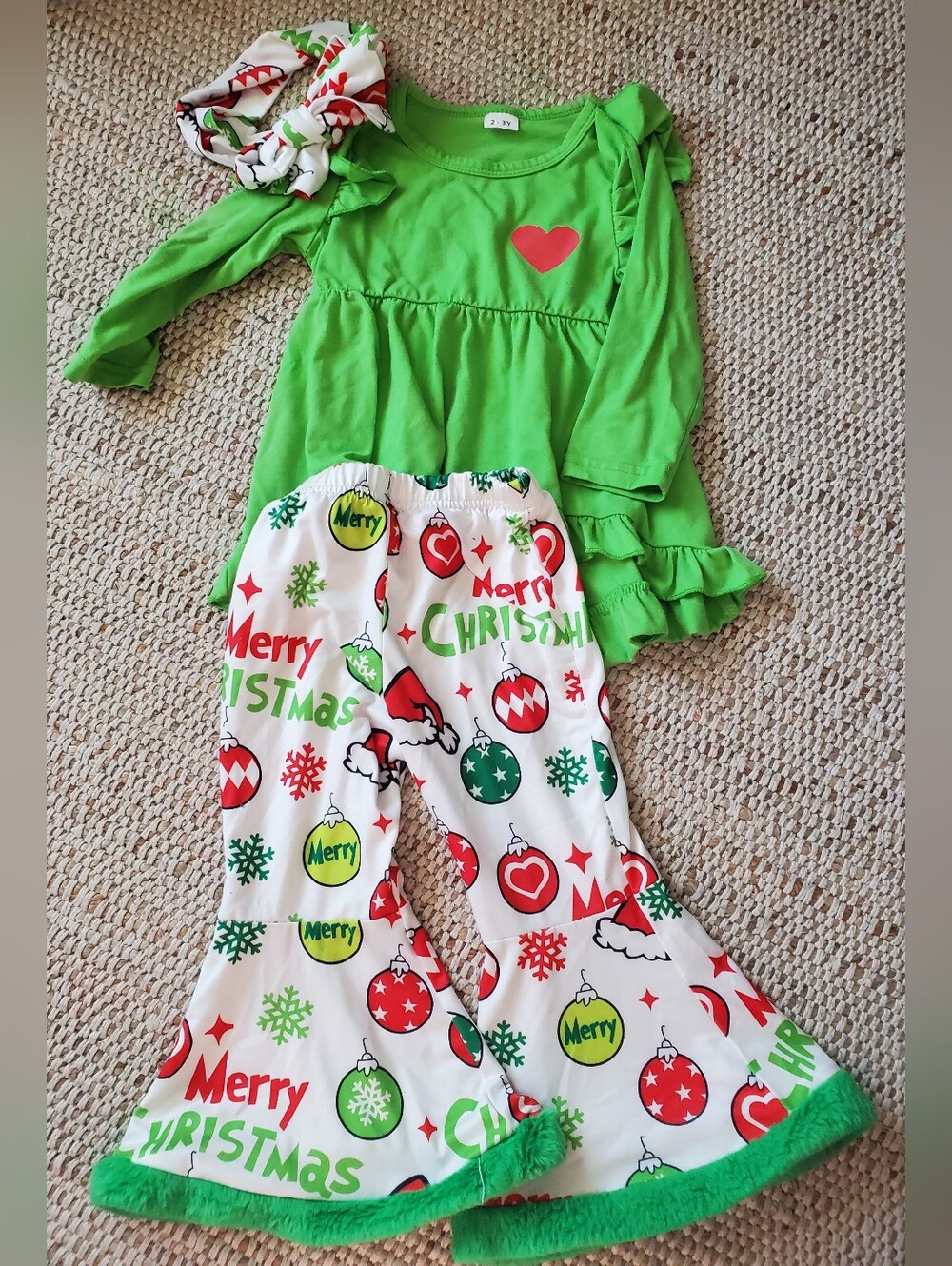 Girls' 3T Green Grinch Heart Theme Holiday Outfit